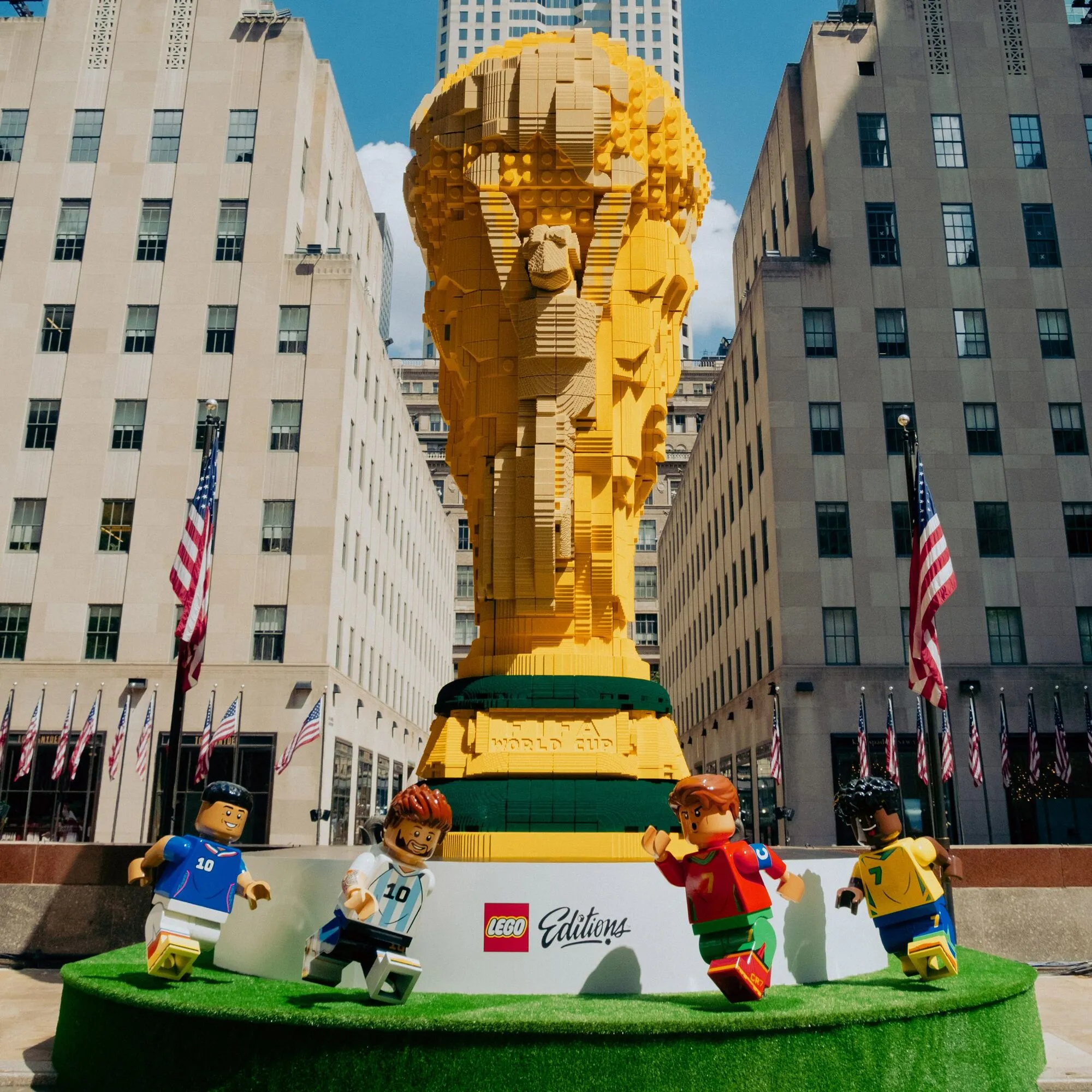 Статуя Lego