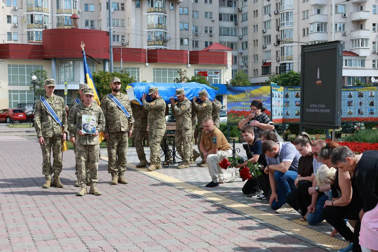 У Києві попрощалися із військовим Юрієм Головіним.
