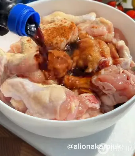 Это самые вкусные запеченные крылышки: весь секрет в пикантном маринаде