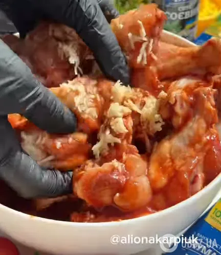 Это самые вкусные запеченные крылышки: весь секрет в пикантном маринаде