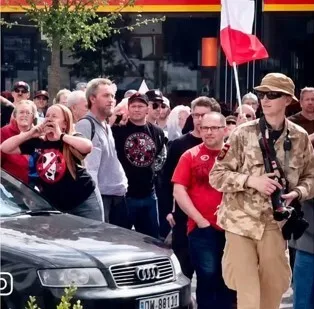 Во время шествия раздавались антиукраинские лозунги
