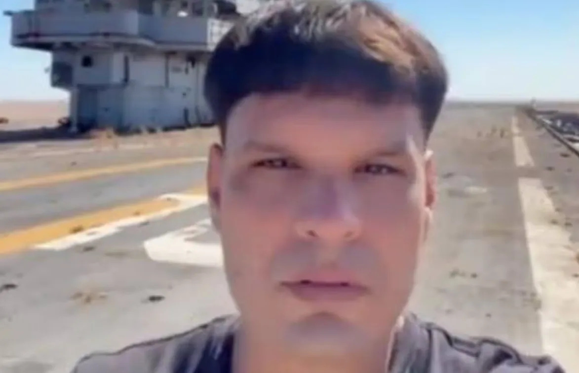 Блогер нібито подорожує в часі
