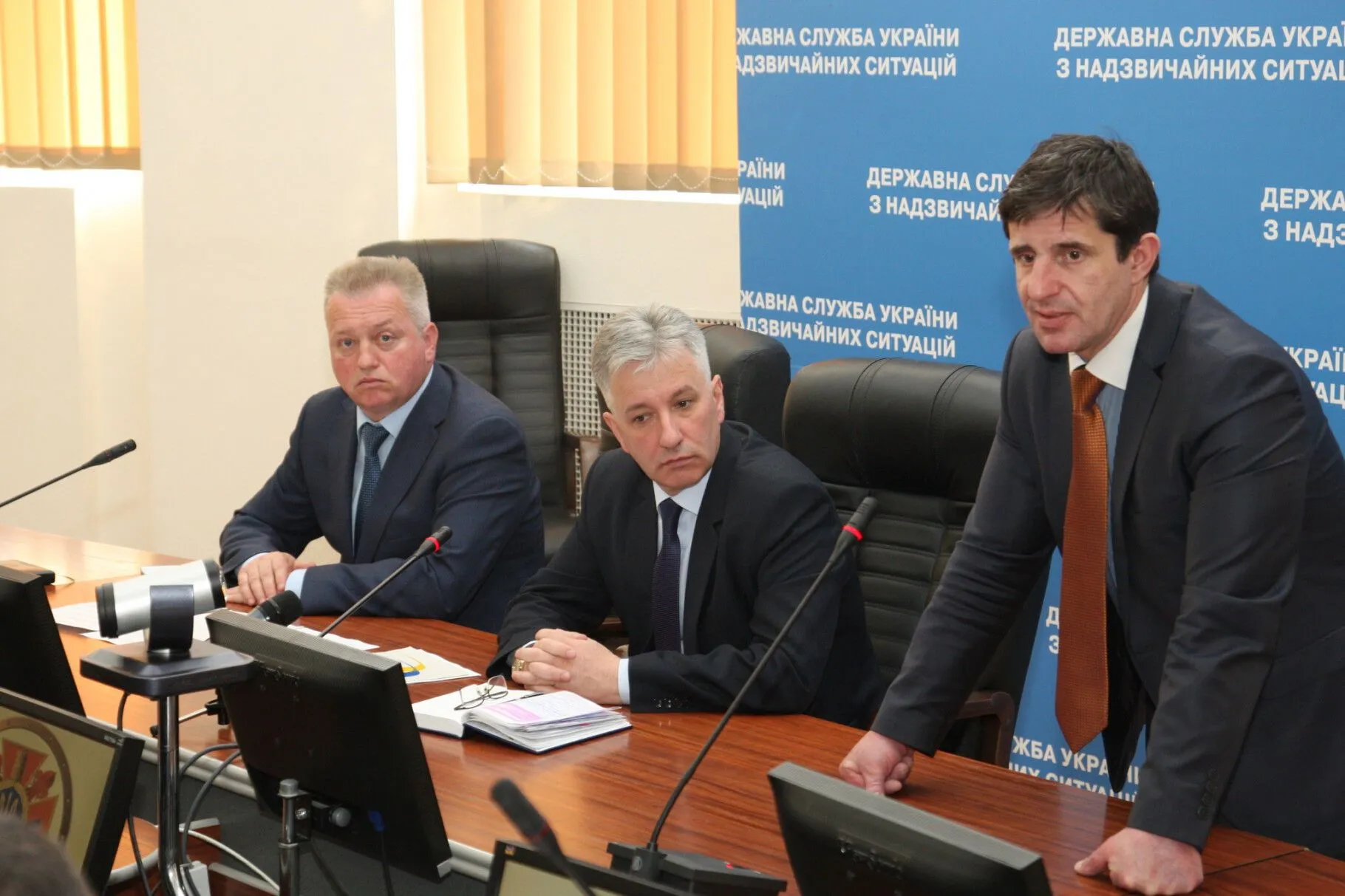 Шкіряк на посаді в ДСНС