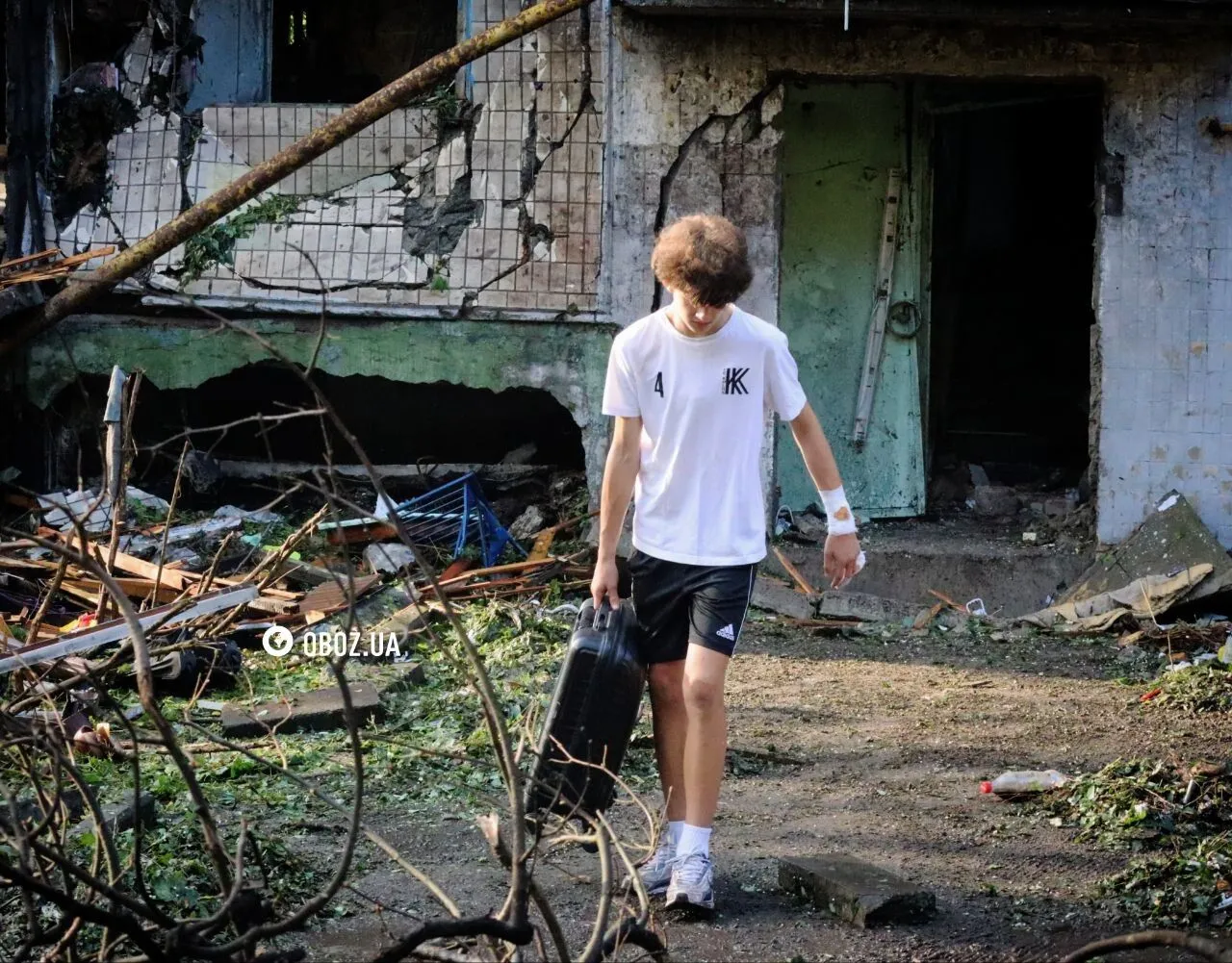 Місцеві мешканці та комунальники почали прибирати територію.