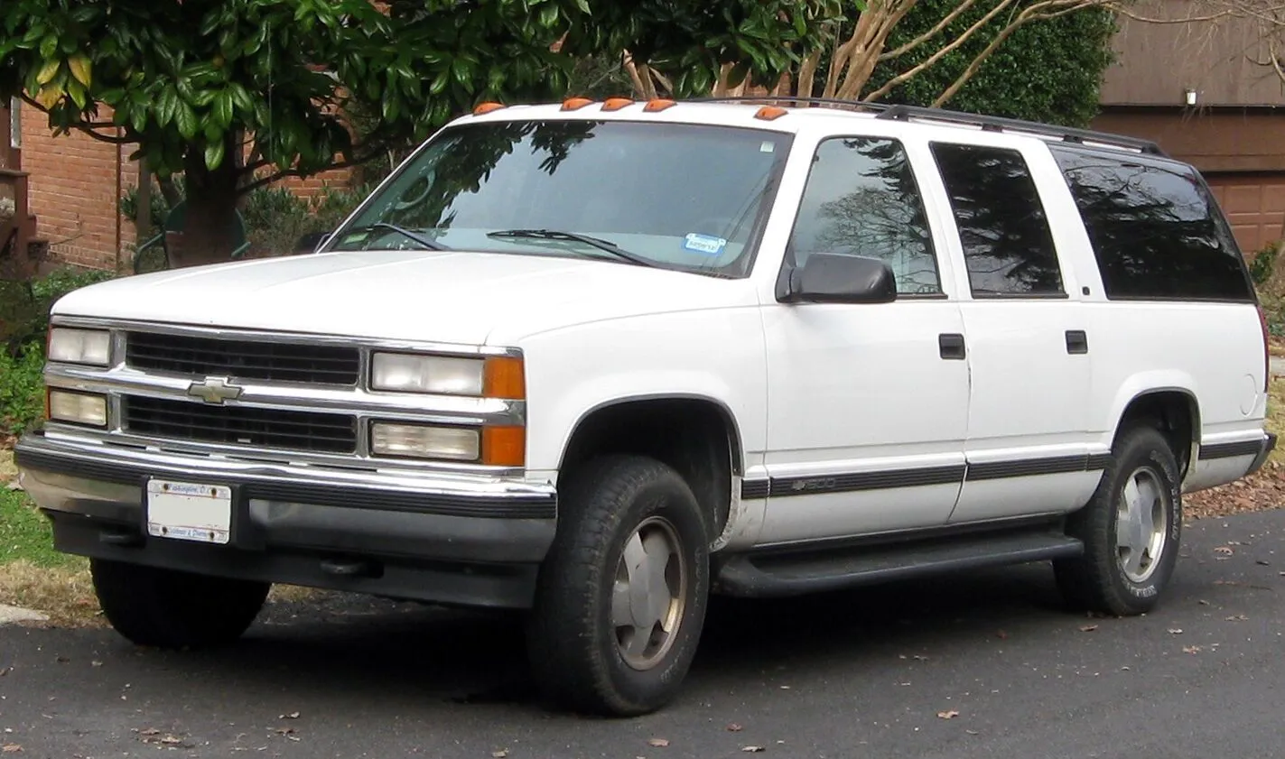 Chevrolet Suburban 1992 року.