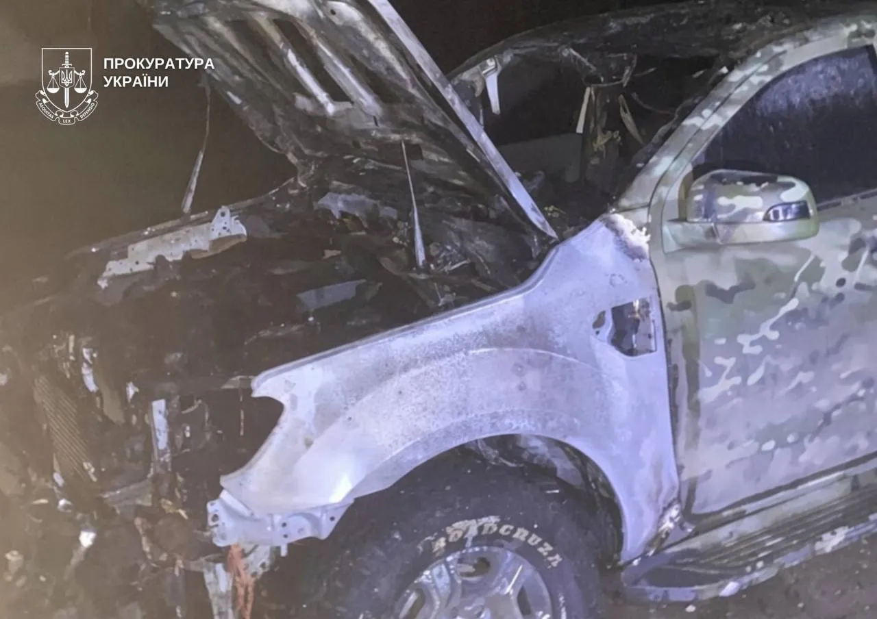 Зрадник спалив авто Героя України.