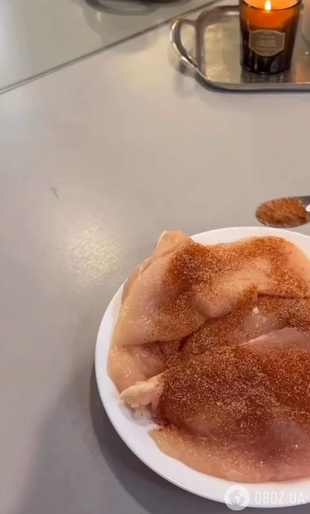 Приправляем куриное филе