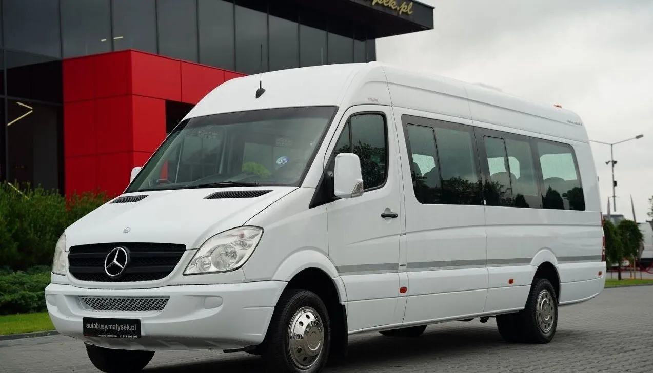 Mercedes-Benz Sprinter.