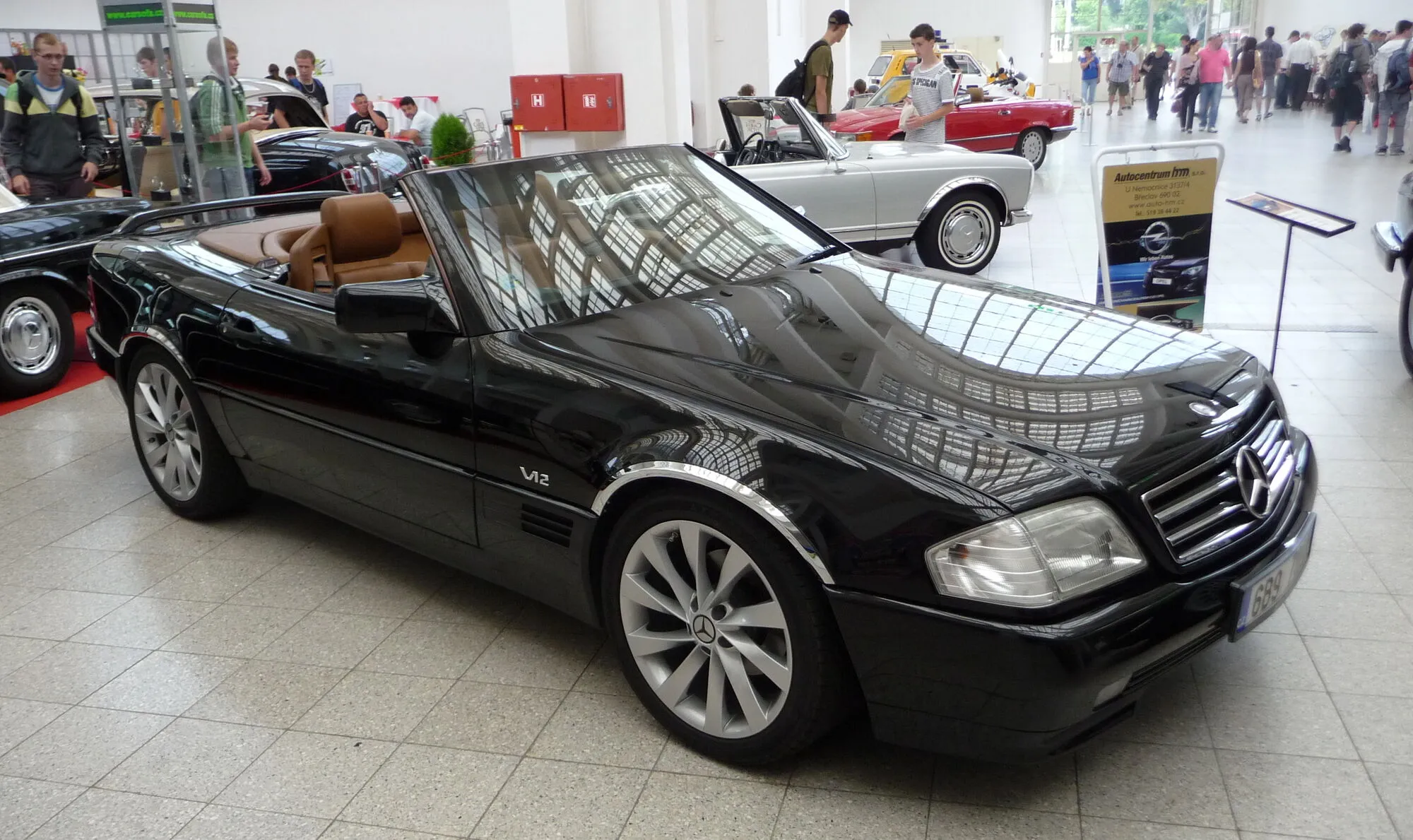 Mercedes-Benz 320 SL (R129).