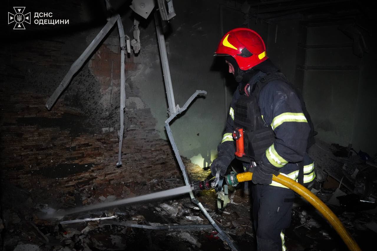 На місці атаки працювали рятувальники