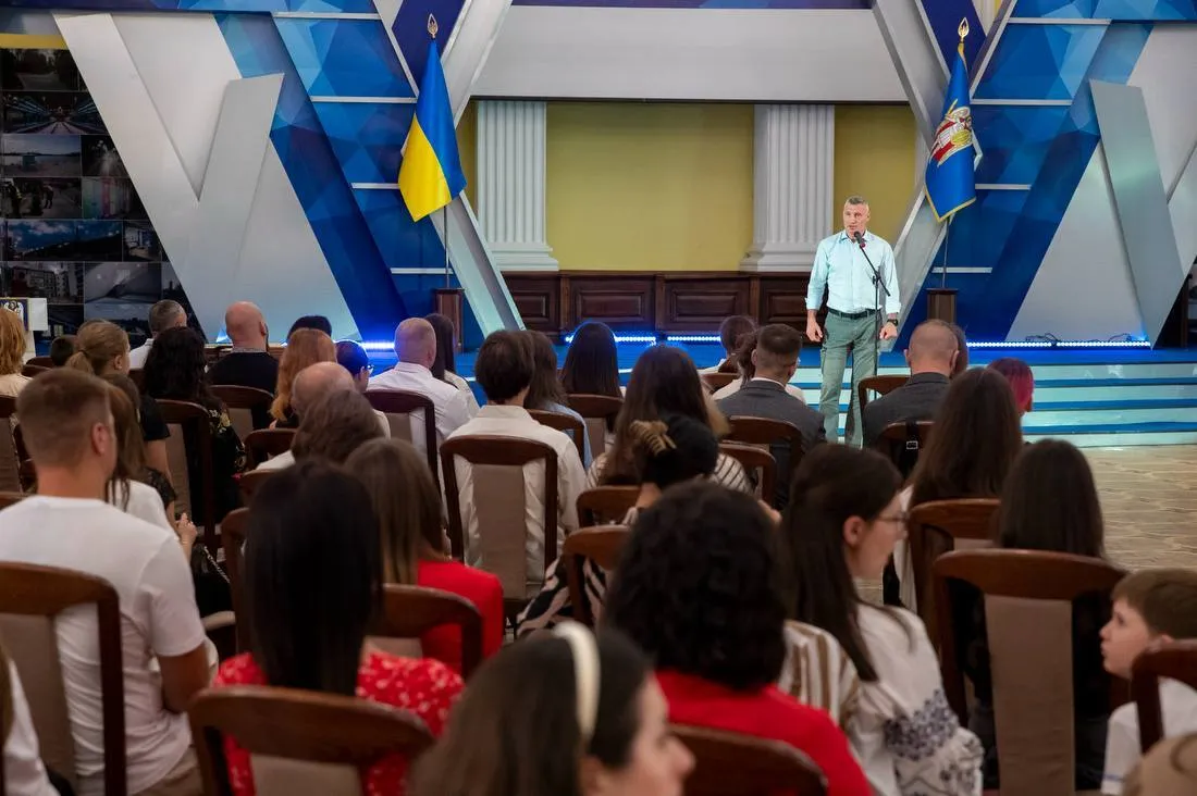 Кличко наградил талантливую молодежь столицы