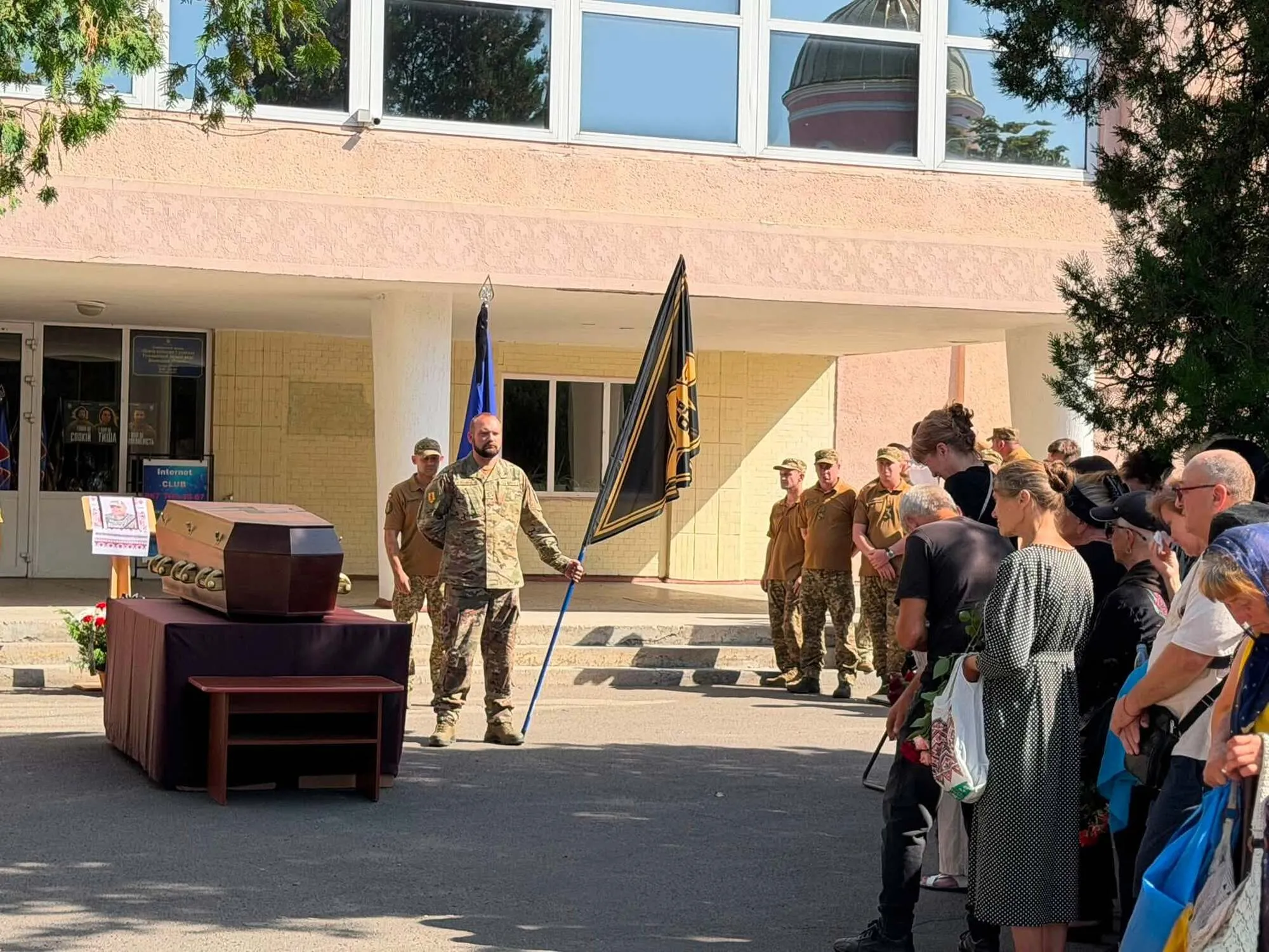 Воїна поховали в рідному місті