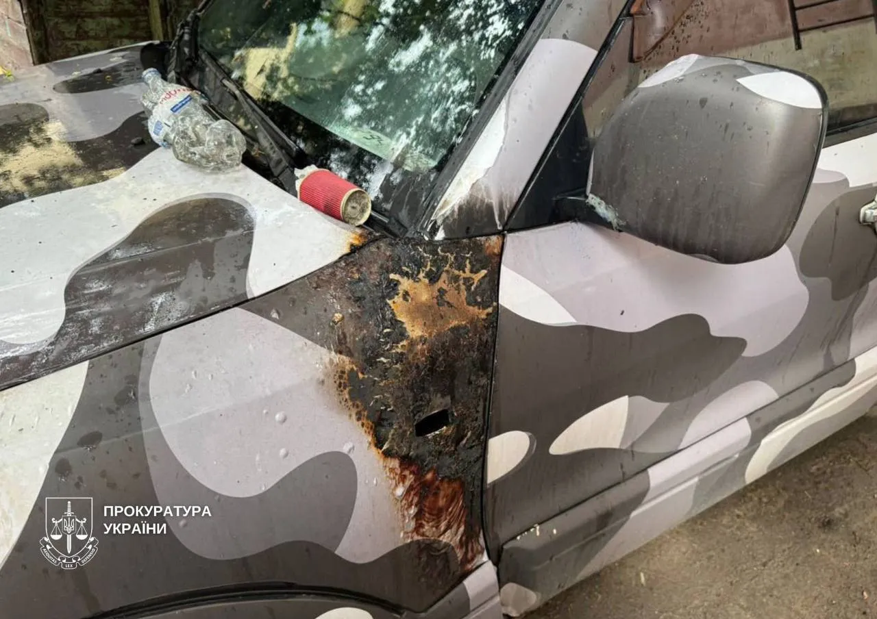 Чоловік підпалив автомобіль волонтера.