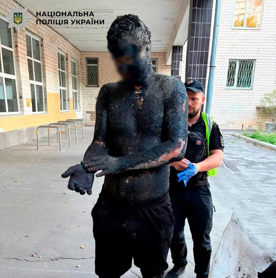 Чтобы отмыть злоумышленника.