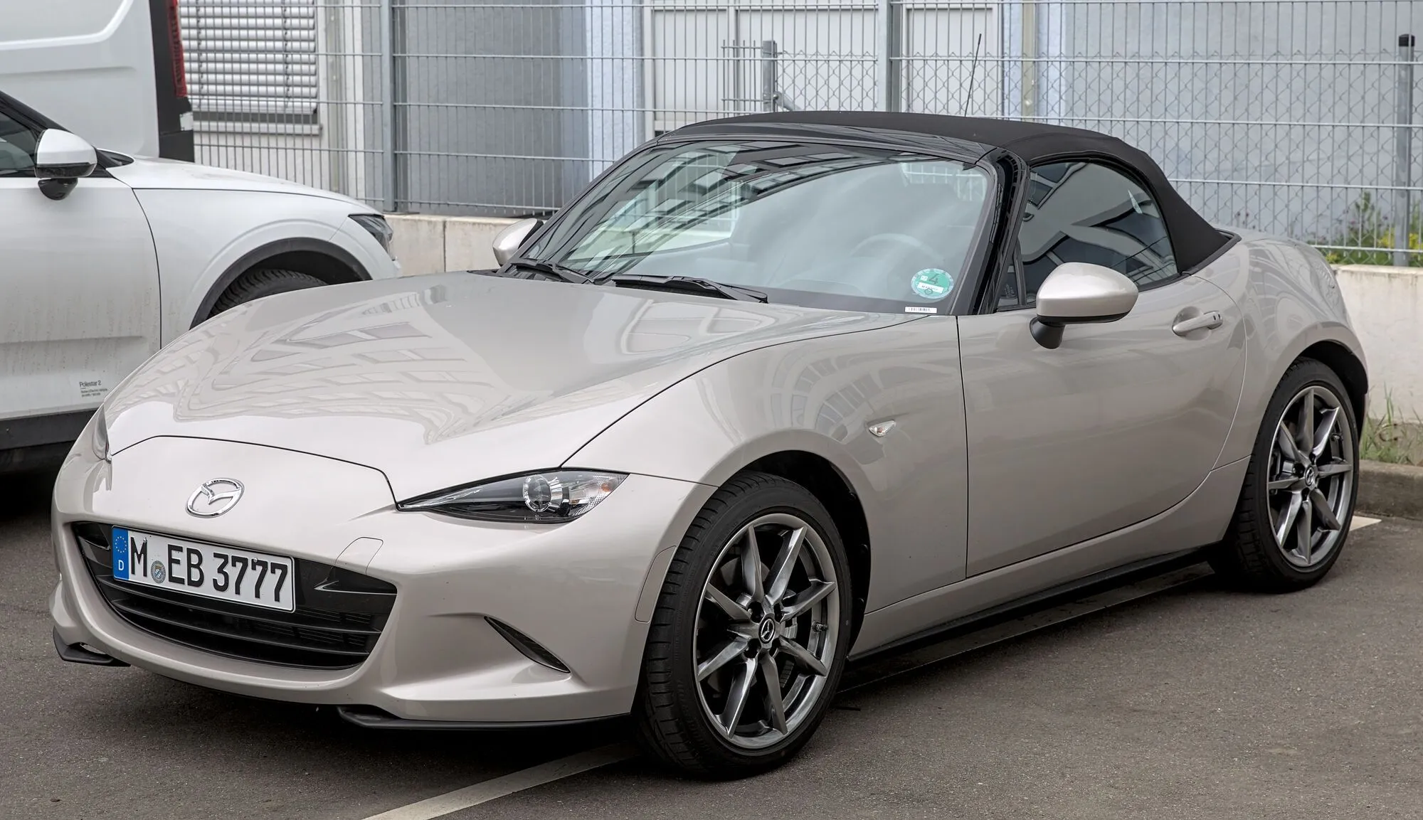 Mazda MX-5.