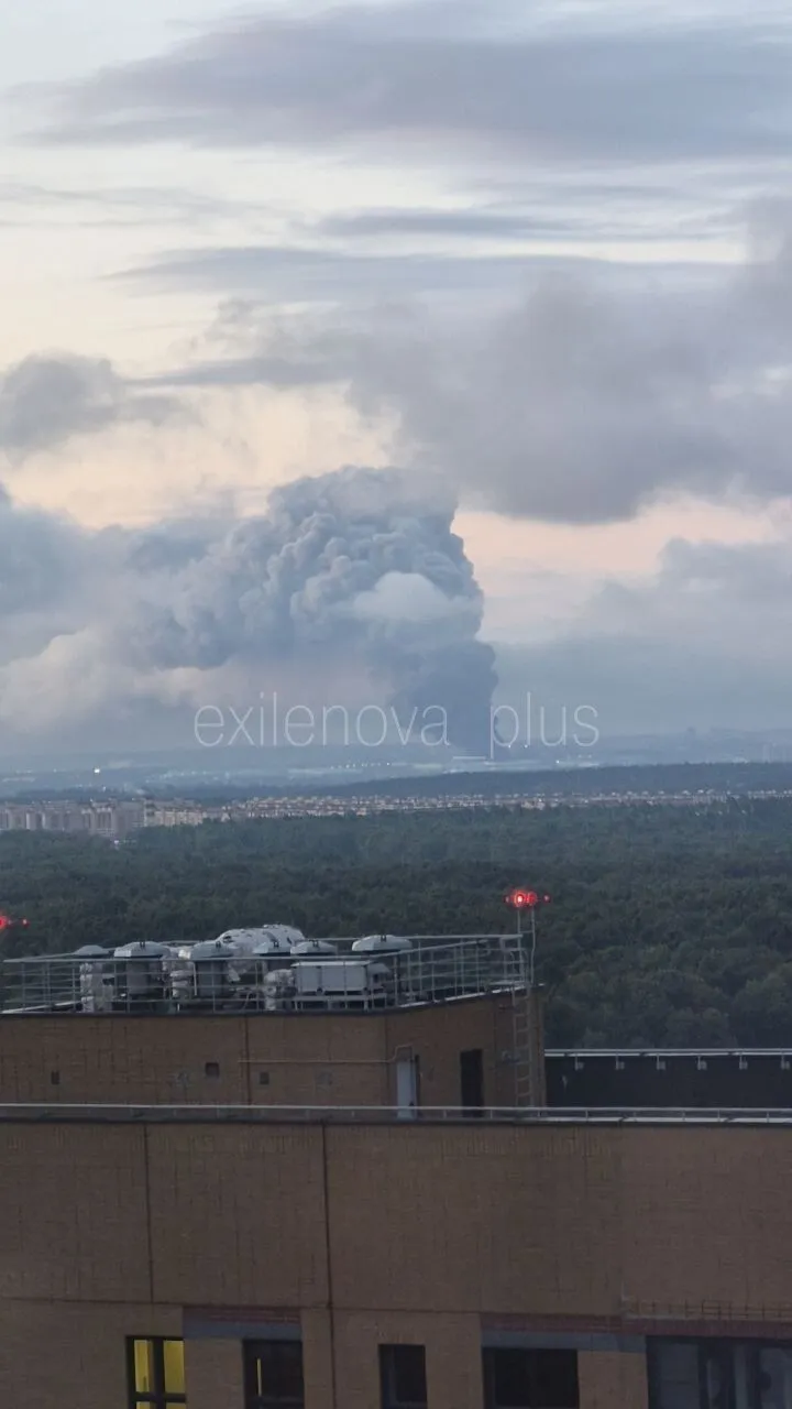 Видовищні пожежі у Московській області після ударів дронів