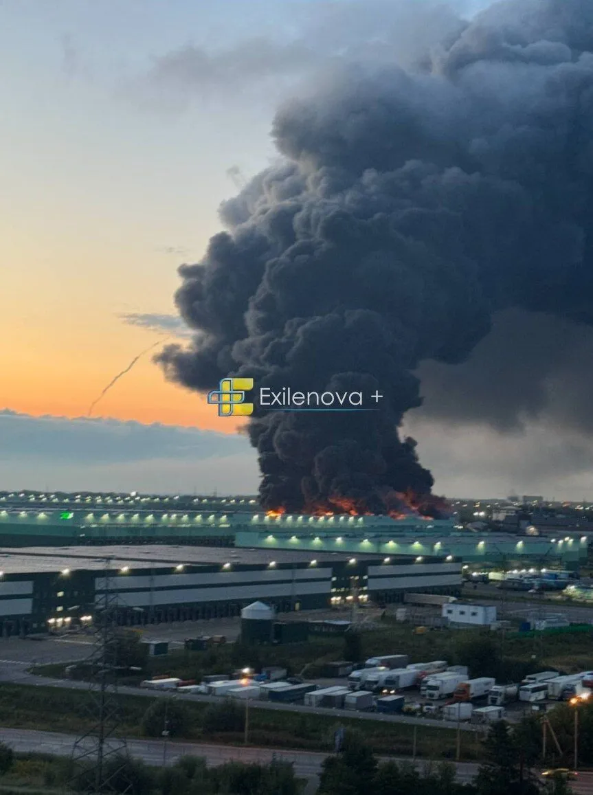 Видовищні пожежі у Московській області після ударів дронів