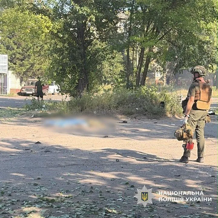 Полицейский-парамедик на месте нападения.
