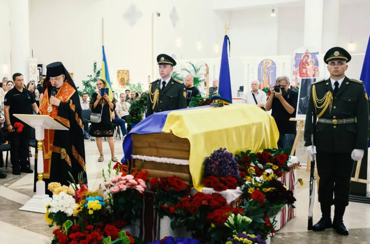 Євген Коновалець повертається додому