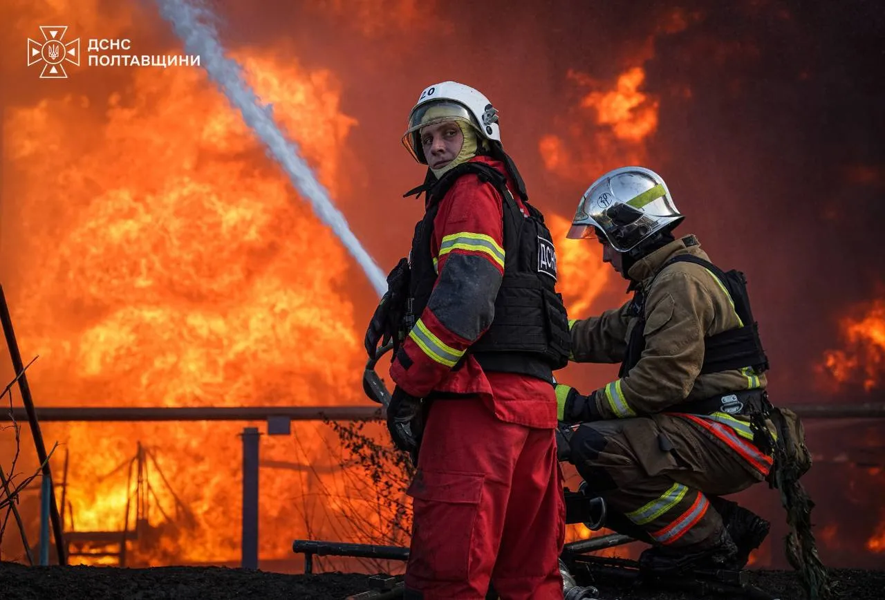Рятувальники на місці ворожих ударів на Полтавщині
