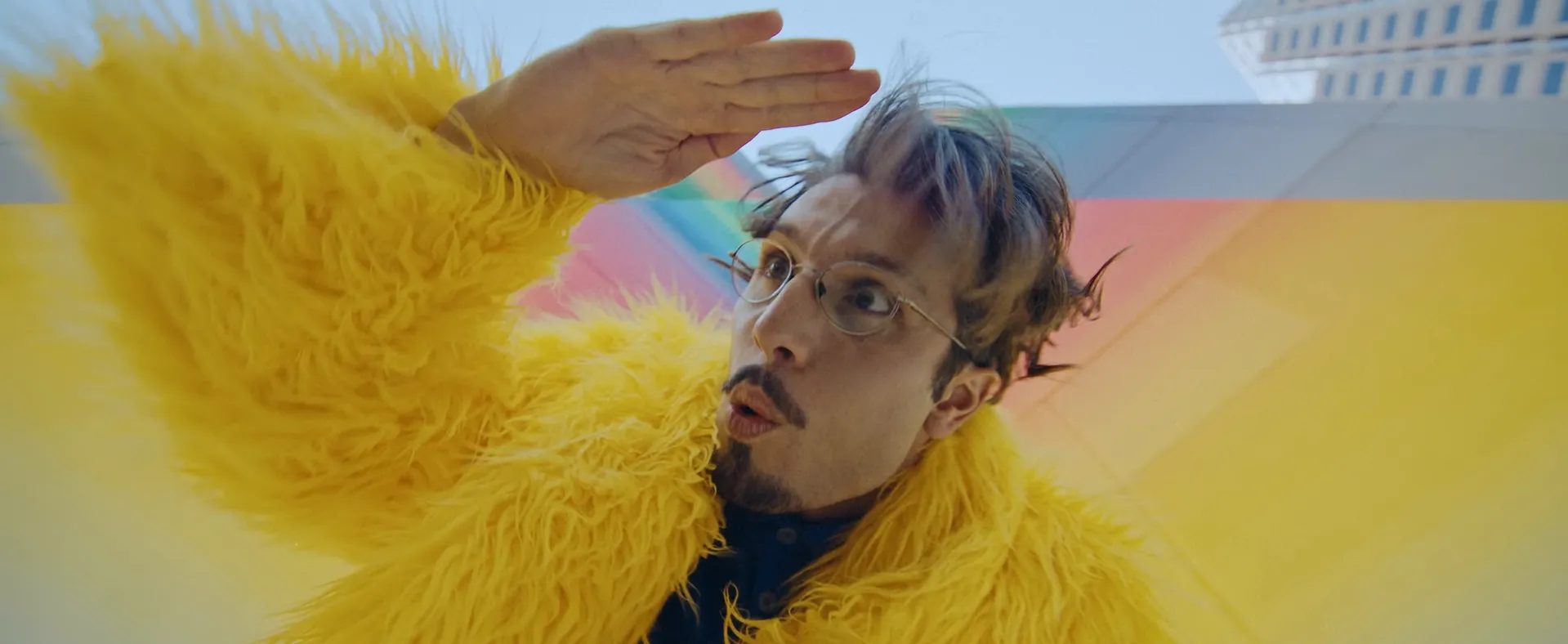 Його псевдонім bbno$ розшифровується як baby no money.