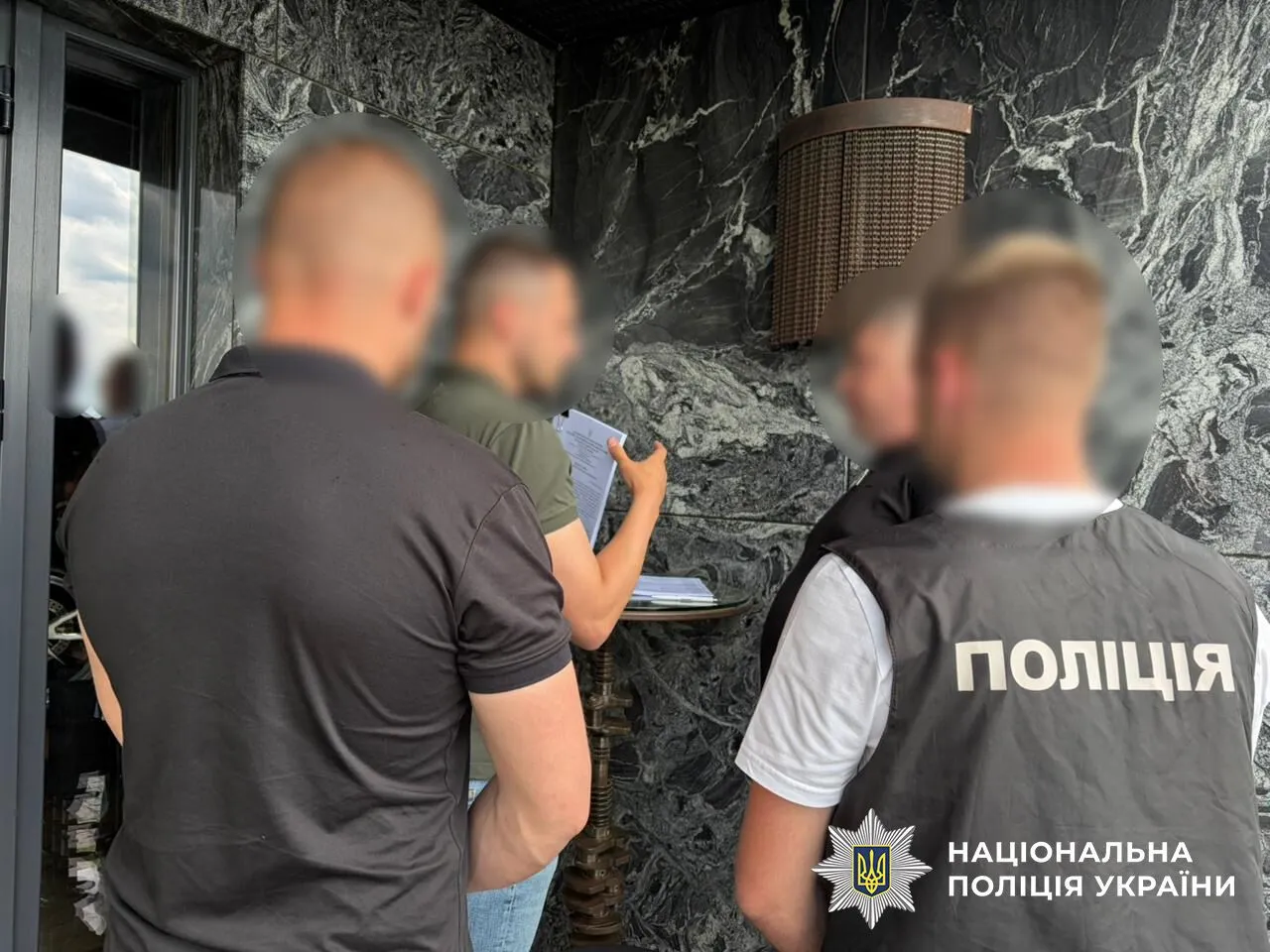 На Закарпатті повідомили про підозри п’яти працівникам ТЦК, які фіктивно "мобілізували" сотні людей. Фото