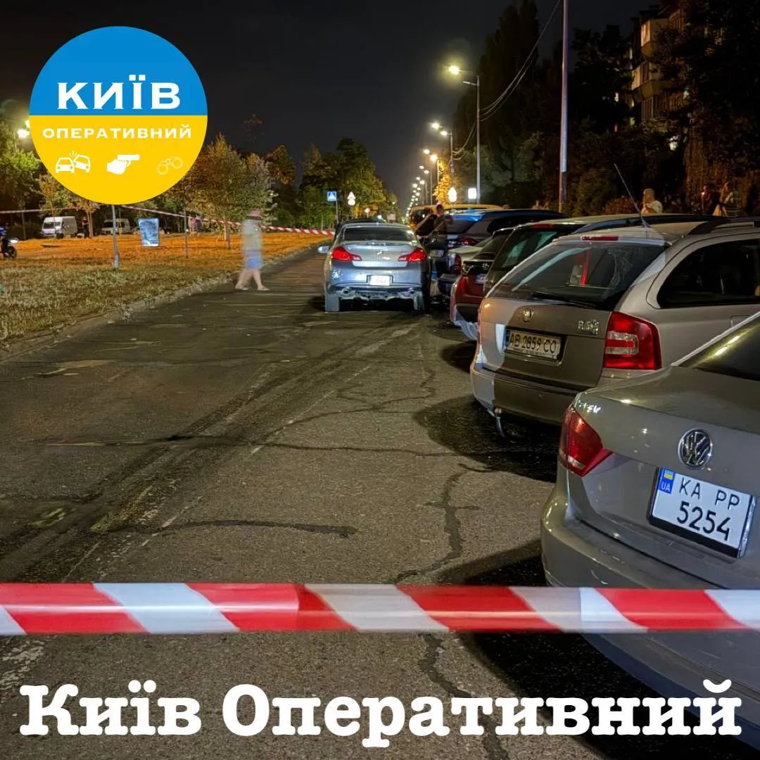 У Києві водій Infiniti протаранив близько 10 авто.