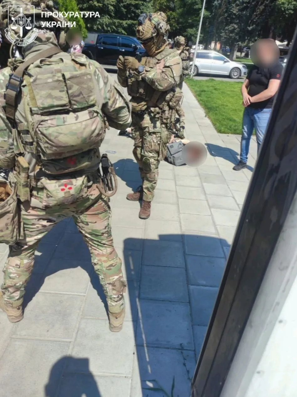 Іноземцям загрожує довічне позбавлення волі
