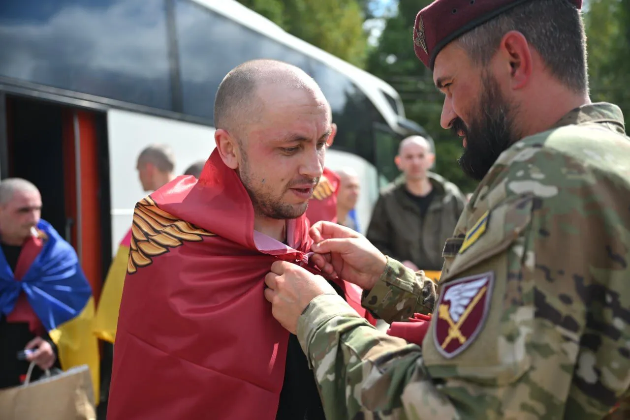 Додому повернулись 103 захисники.