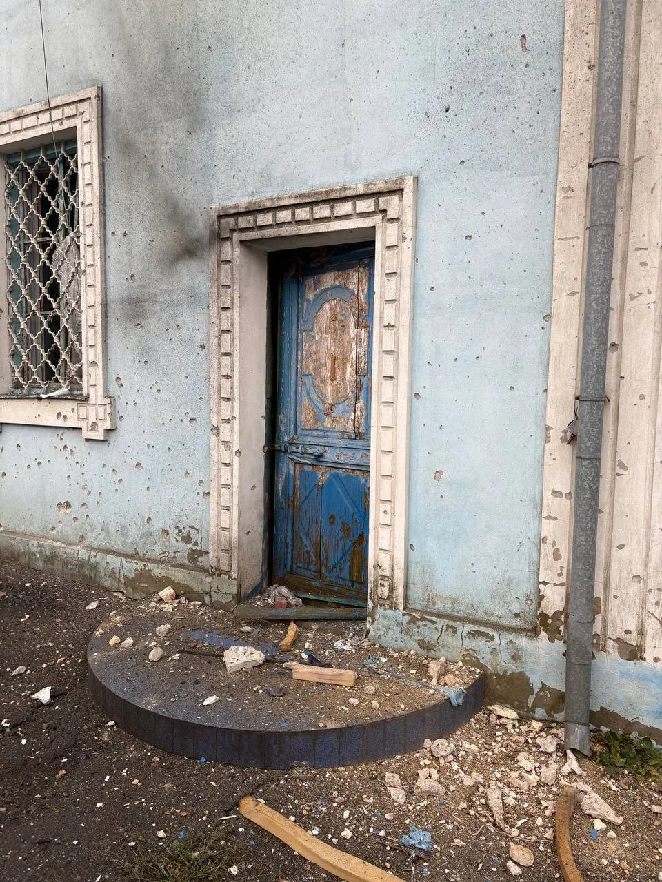 Загарбники били артилерією.