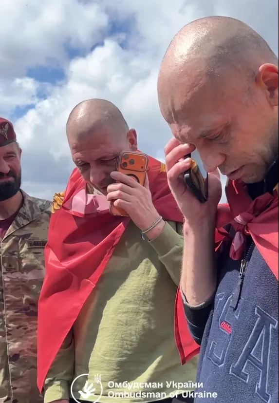 Захисники повернулися додому.