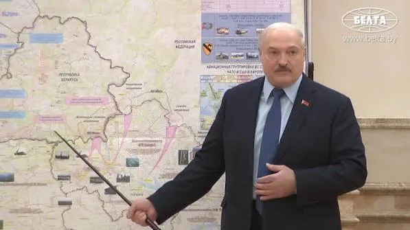 «А я сейчас вам покажу, откуда на Бералусь готовилось нападение».