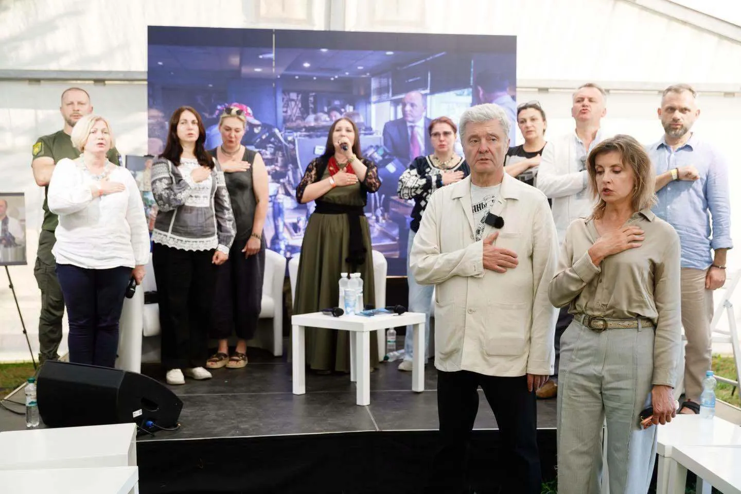 Порошенко разом із друзями й соратниками Андрія Парубія вшанували його пам'ять.