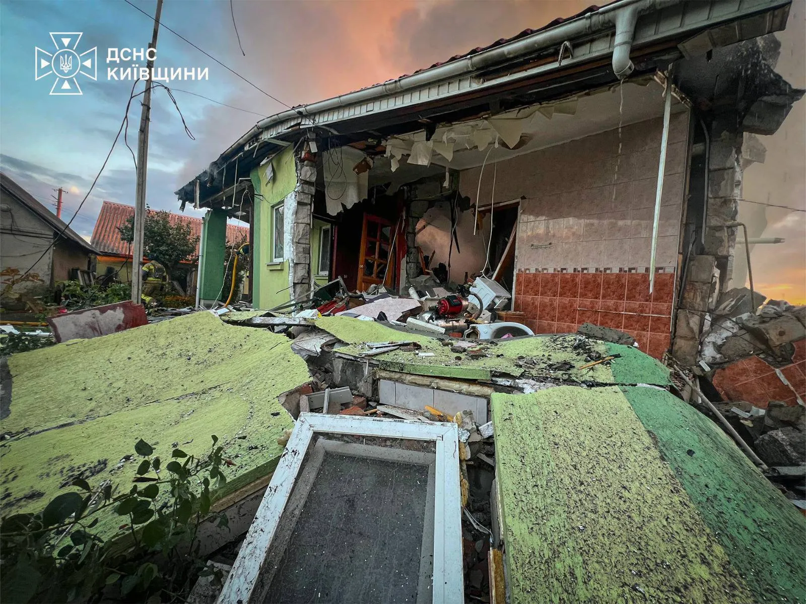 Наслідки чергової терористичної атаки РФ на Київщину.