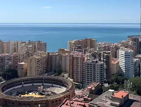 Один з суттєвих недоліків – виснажлива спека.