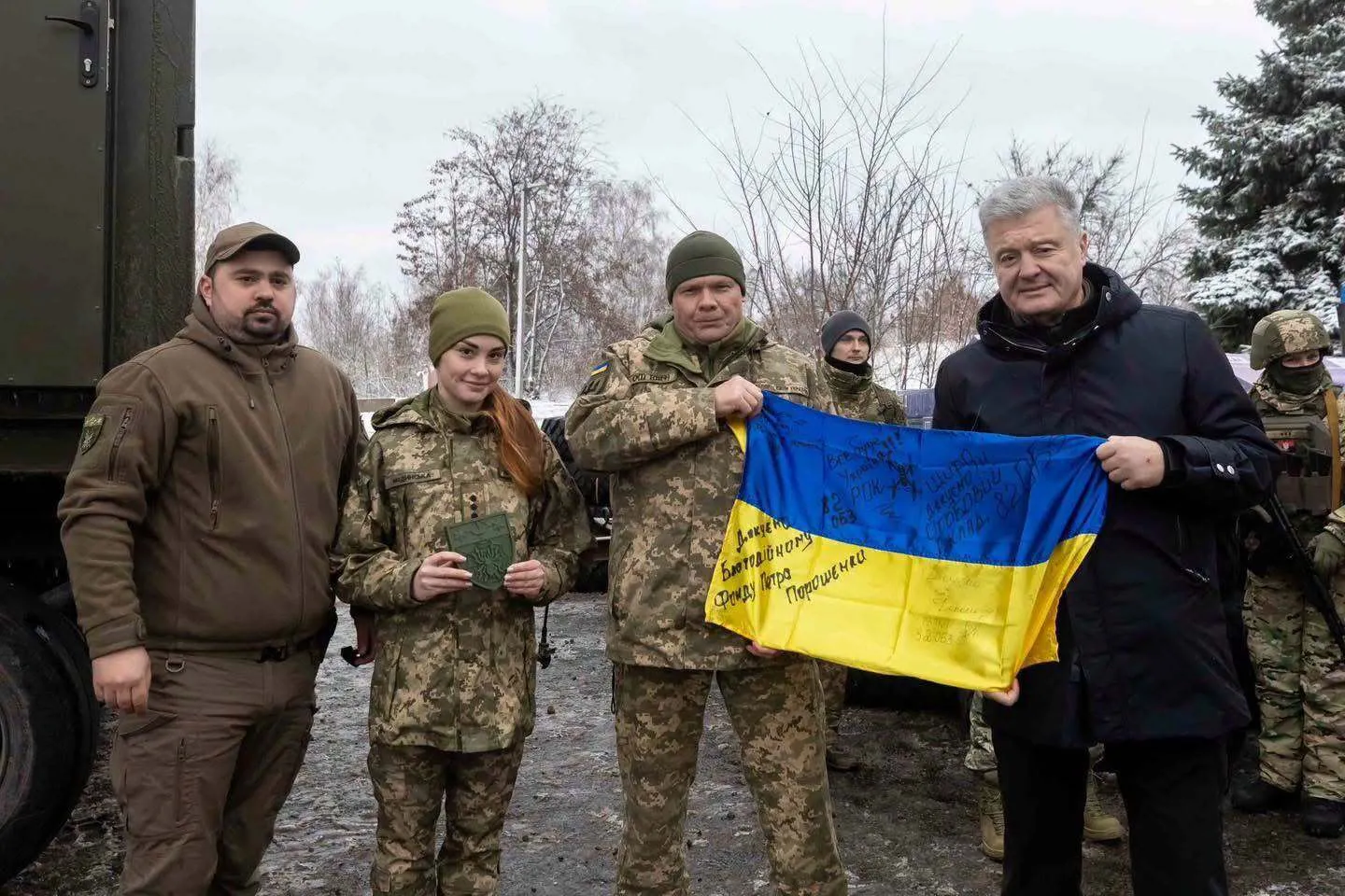 Порошенко привітав українців із Днем Державного Прапора