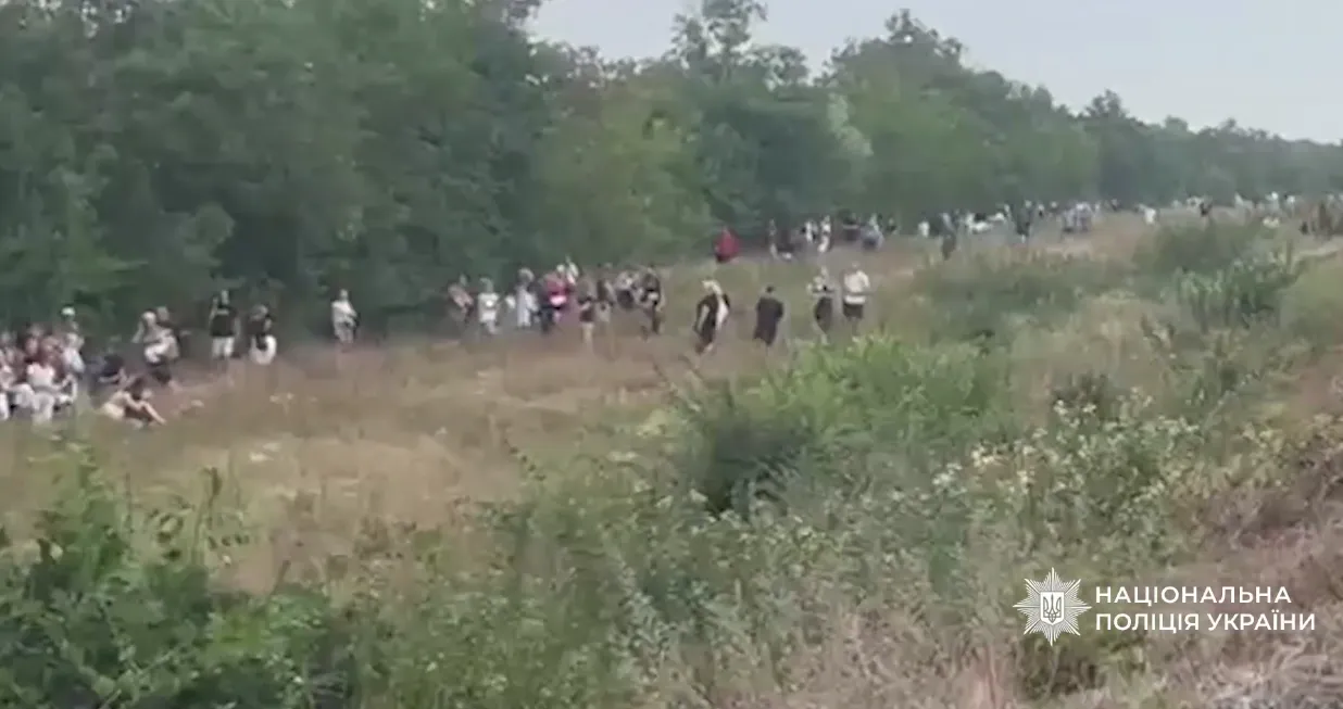 Сотні пасажирів евакуювали