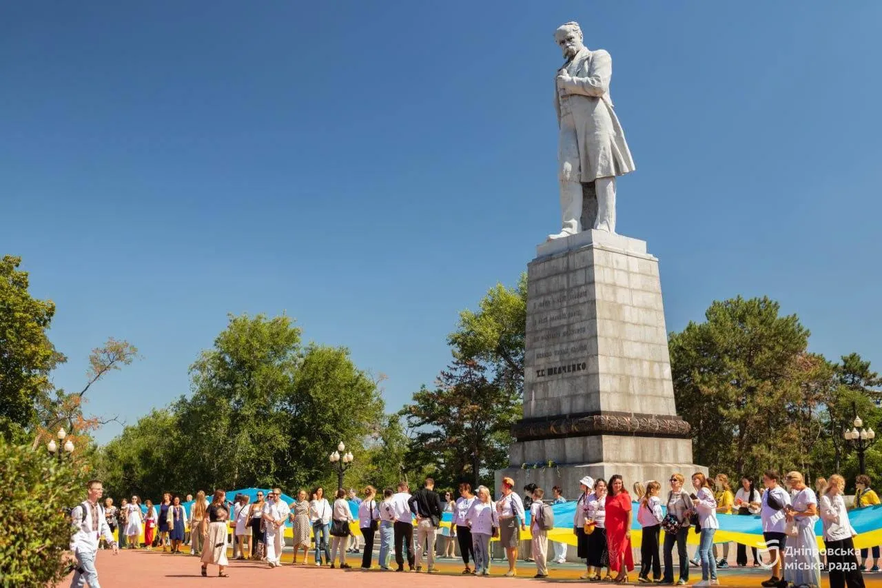 У Дніпрі відбулася символічна акція "Крила єдності"