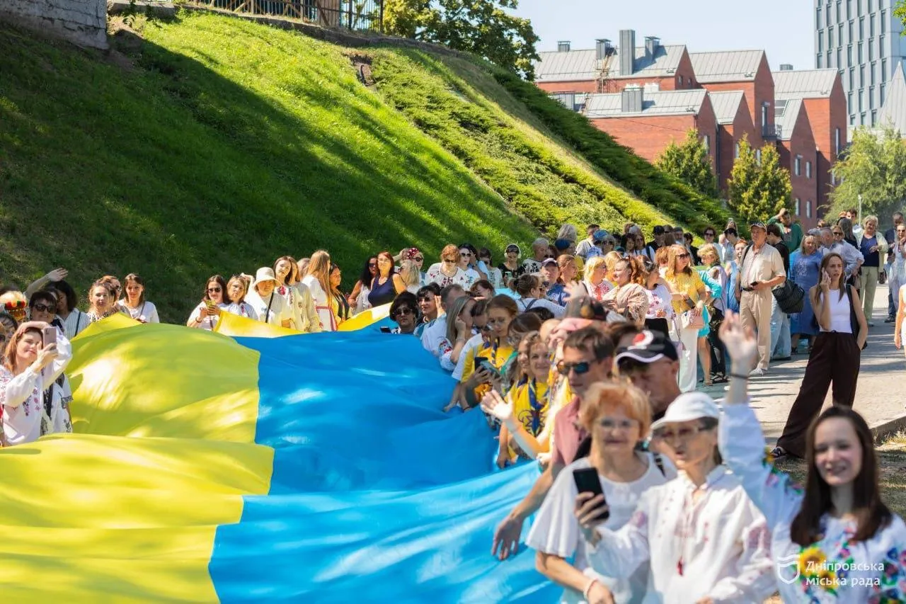 У Дніпрі відбулася символічна акція "Крила єдності"