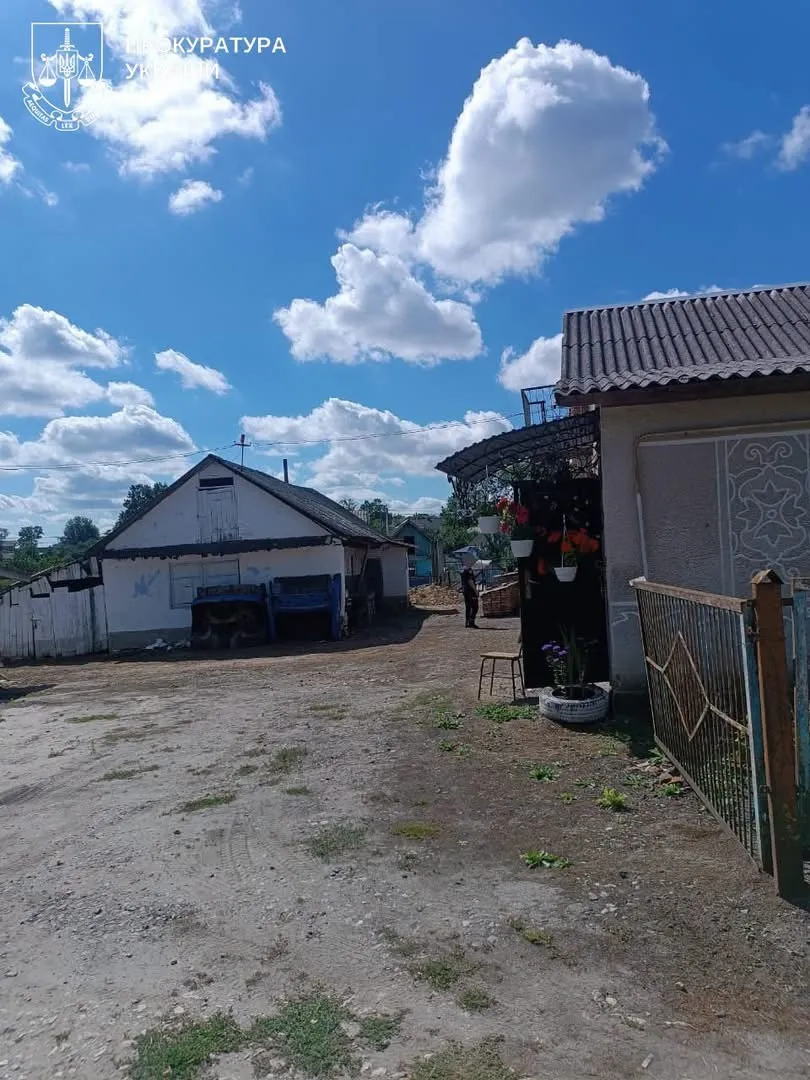 Дім людей, які постраждали від отруєння токсичною речовиною.