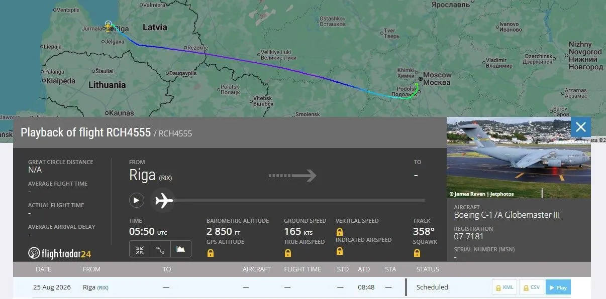 Boeing C-17 Globemaster III з бортовим номером RCH4555 прибув до Москви.
