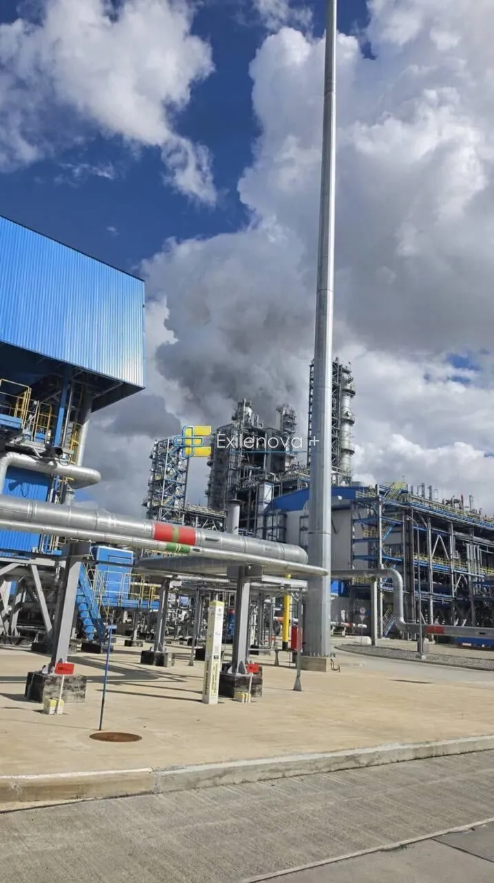 Подвергся нападению Амурский газохимический комплекс.