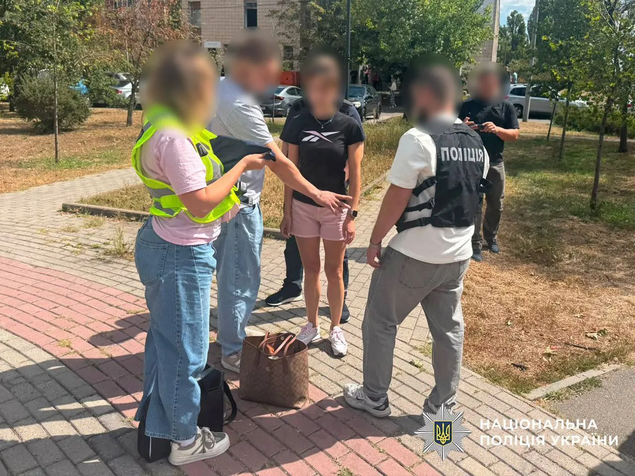 Підозрюваним загрожує до 9 років позбавлення волі.