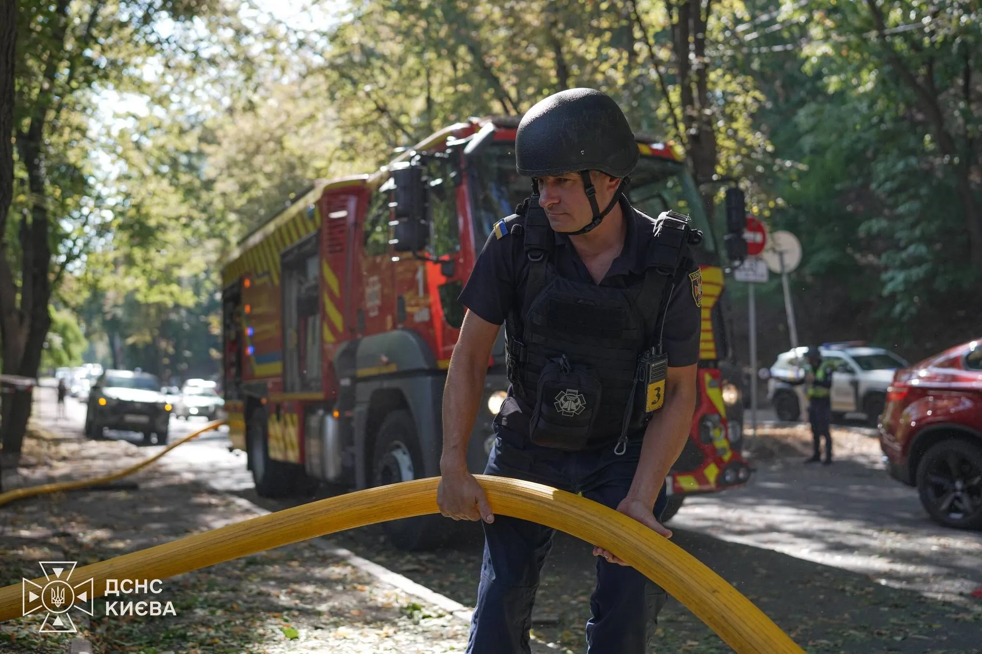 Внаслідок атаки РФ на Печерську сталося загоряння на відкритій території.