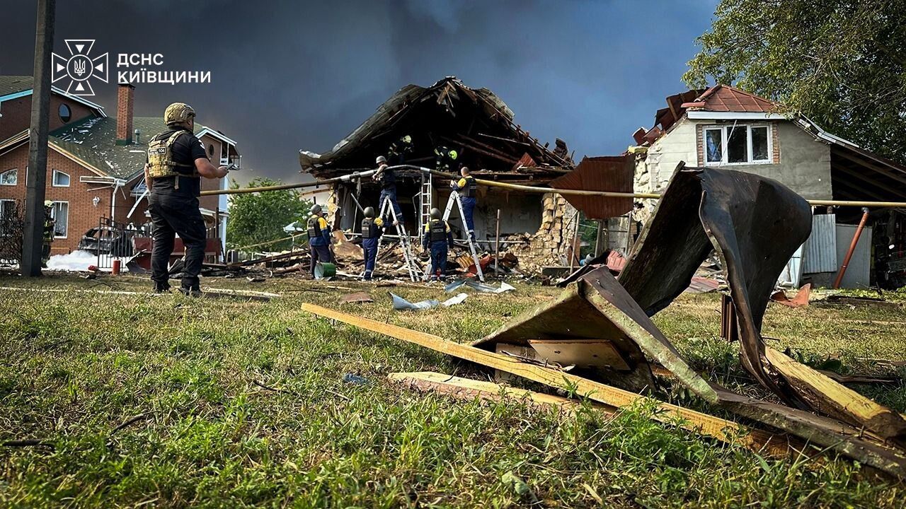 Ліквідація наслідків російської атаки на Київщині.