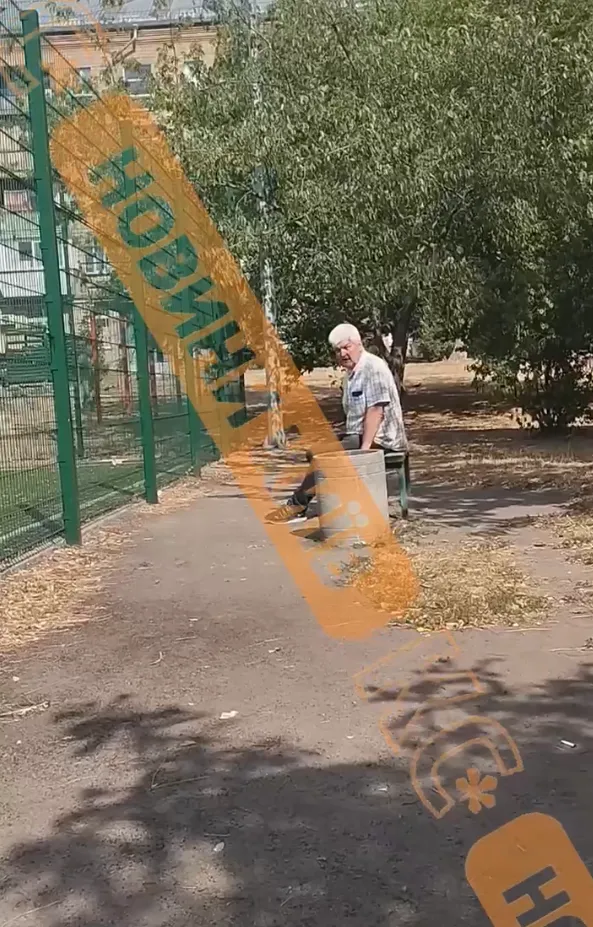 У дарницькому районі Києва помітили шанувальника країни-терористки.
