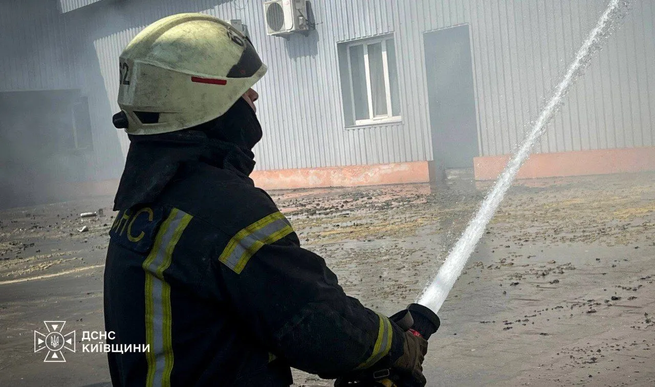 Продолжается ликвидация последствий российского обстрела в Бучанском районе.