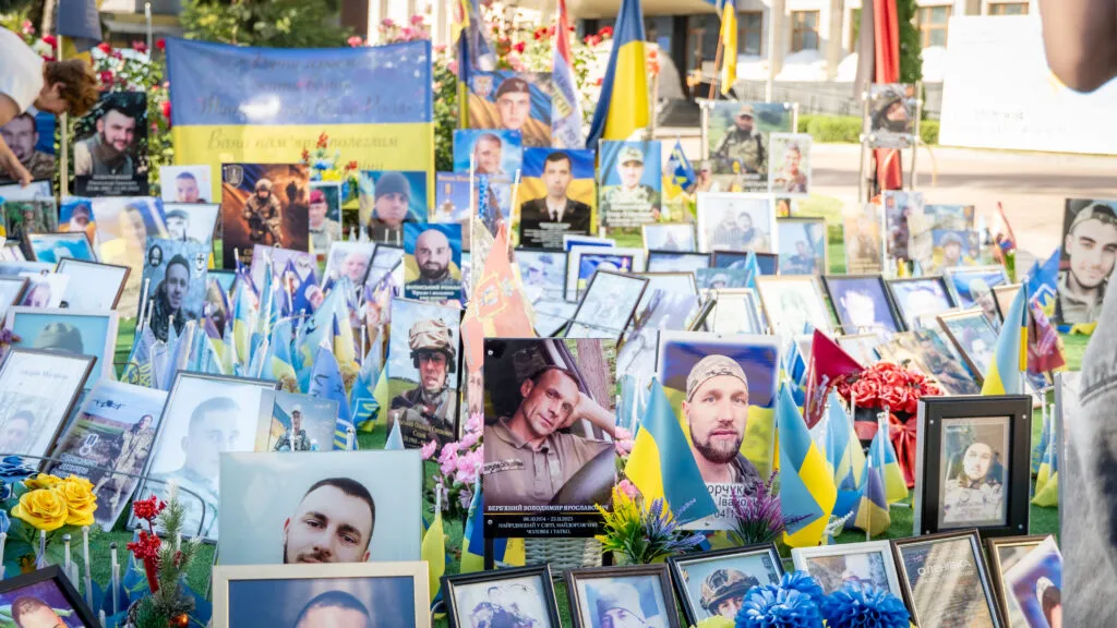 В Житомире почтили память погибших защитников.