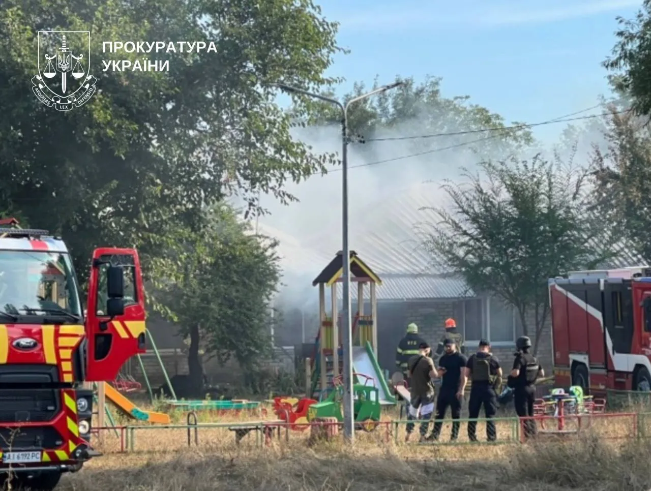 Ворожий безпілотник влучив у гуртожиток.