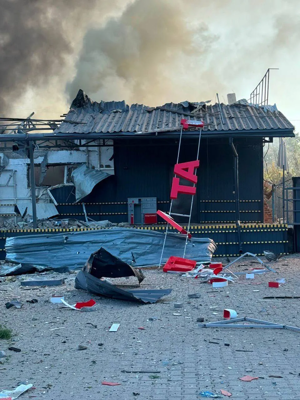 Росія знищила відділення Нової пошти у Прилуках